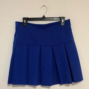 fun, funky, blue skirt with pleats 🌀